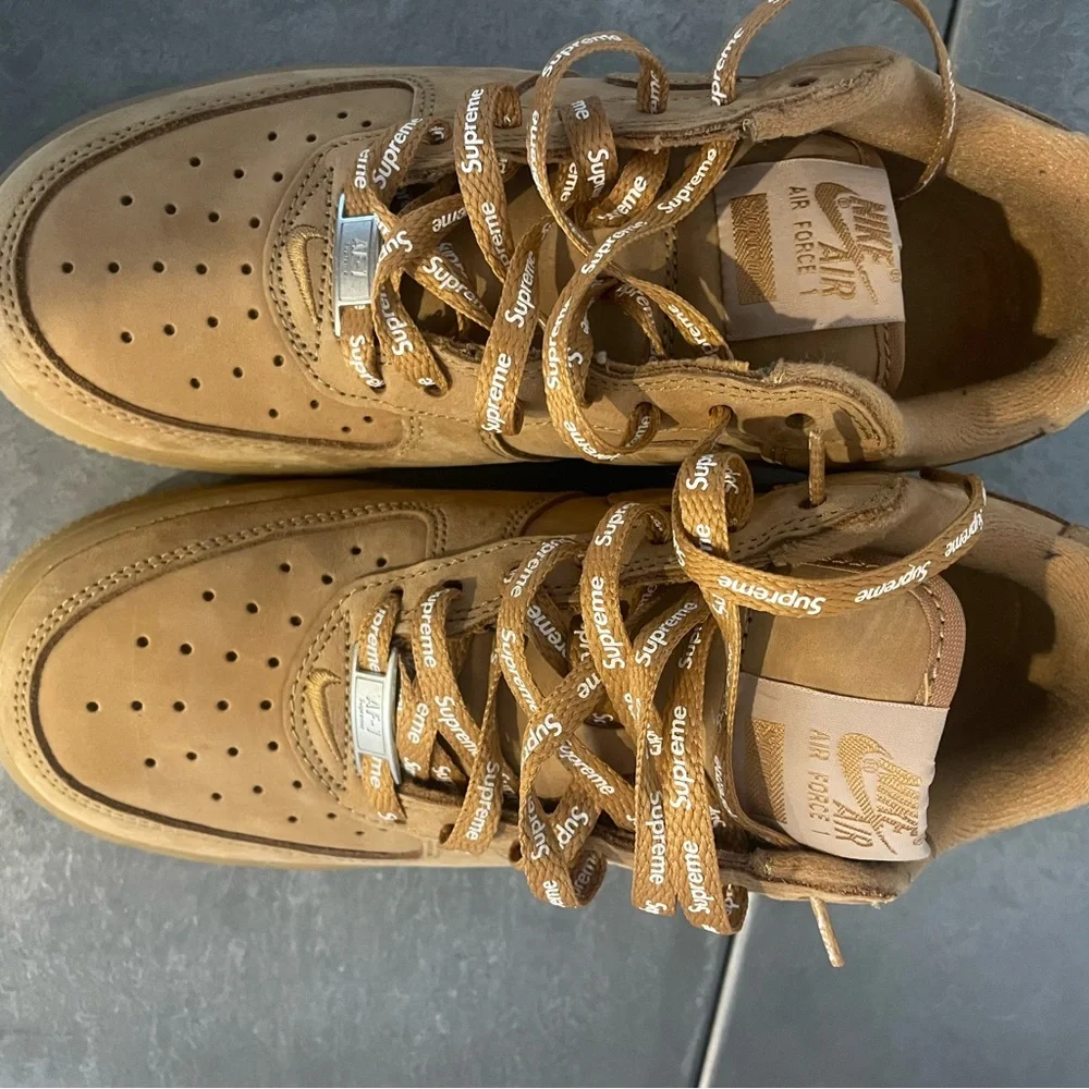 Nike Air Force 1 low SP Supreme! Worn twice!